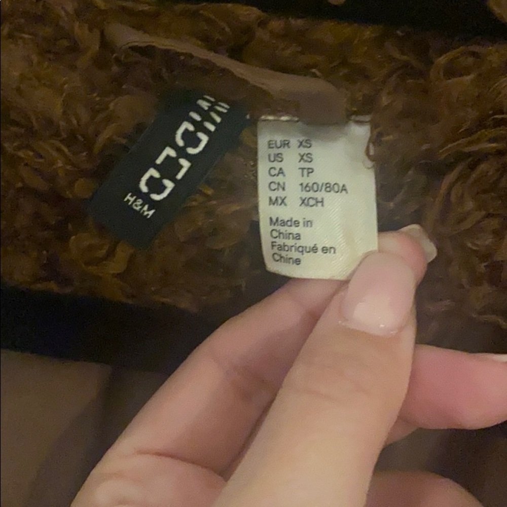 Fuzzy jacket - Picture 3 of 3